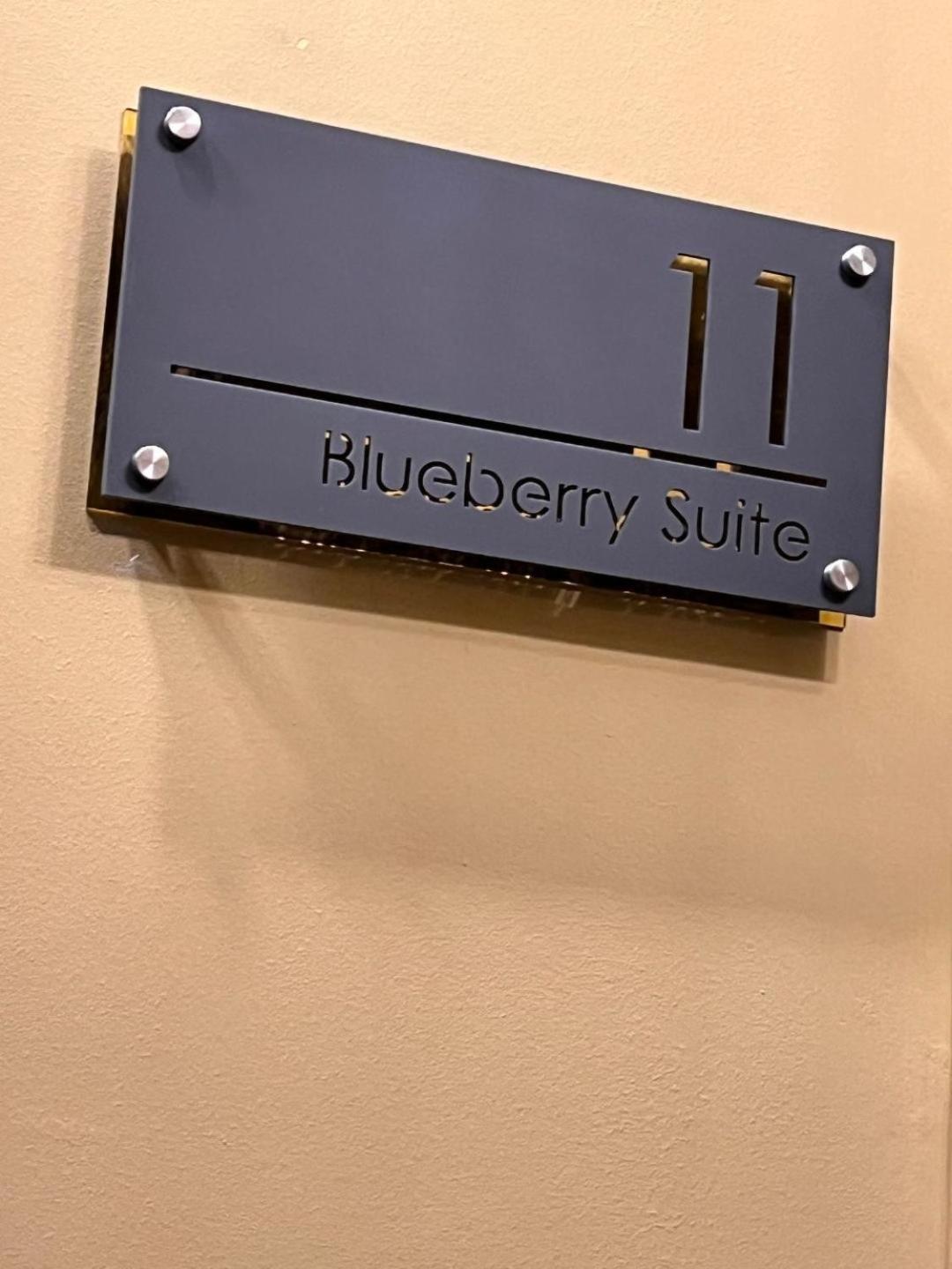 פונטיפריד The Blueberry Hotel מראה חיצוני תמונה